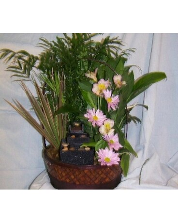 Fountain Dish Garden with Fresh Flowers