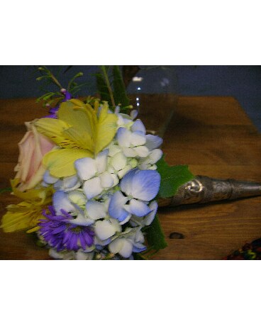 Silver Tussy Mussy Bouquet
