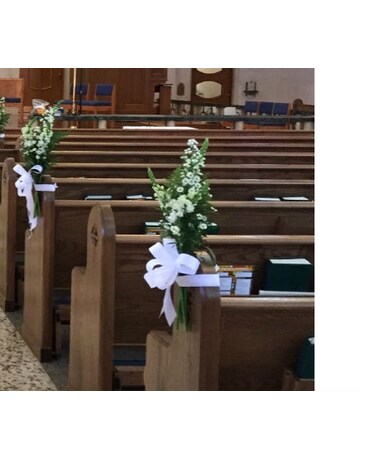Aisle Bow With Flowers