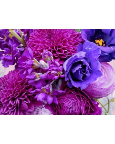 PASSIONATE PURPLE FLORAL ARRANGEMENT
