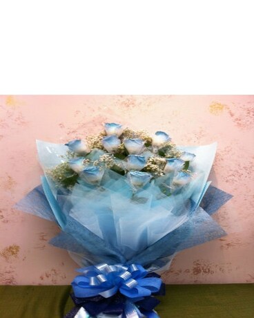 1 Dozen HK Wrapped Money Rose Bouquet in Temple City, CA