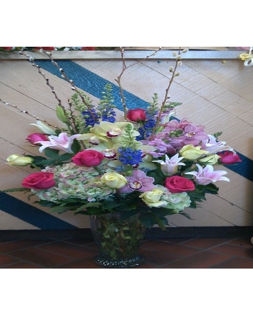 BOUNTYFUL VASE BOUQUET