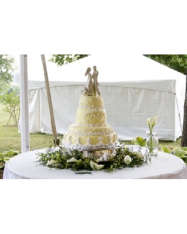 Ivory Cake w/ Callas
