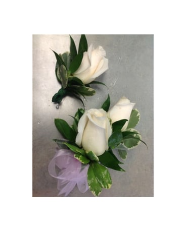2 cream rose 1 rose boutonere set