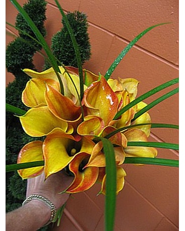 Mango Calla Bouquet