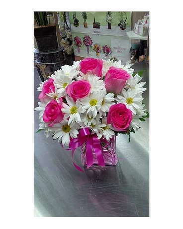 Pink Rose with White Daises Cubed