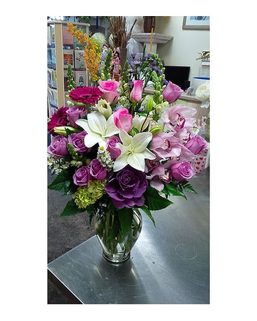 Brilliant blossoms bouquet by vivian