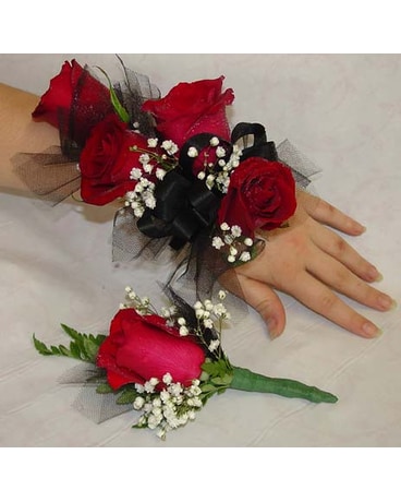Matching Corsage and Bout Set