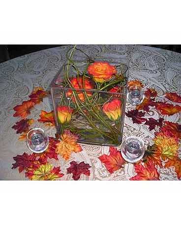 Centerpiece Roses Cube Vase In Nashville Tn The Bellevue Florist