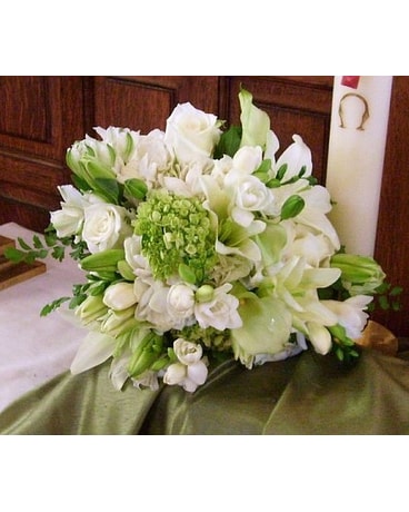 Bouquet in Whites