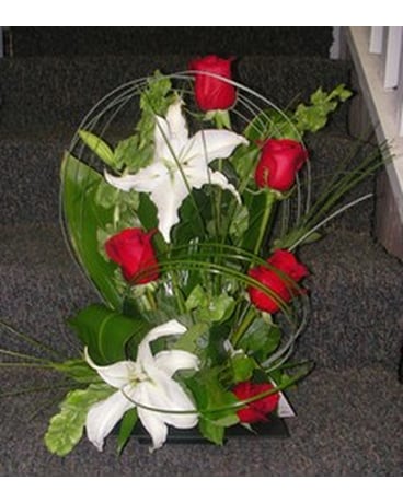 Red & White Splendor Bouquet