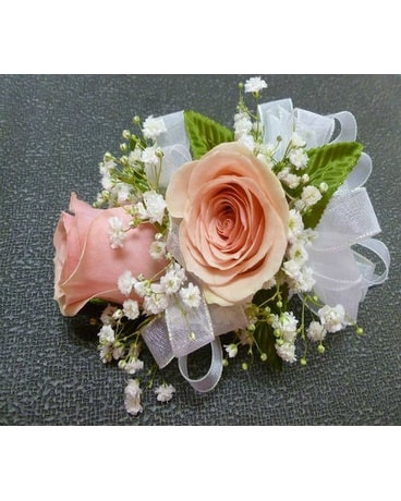 Wrist Corsage 8
