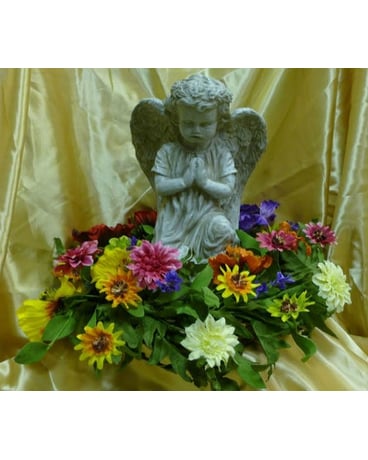 Small Angel Statue With Wreath