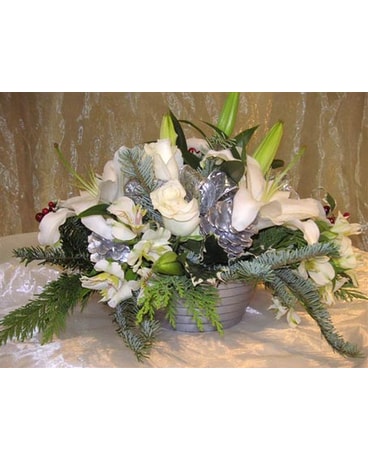White Elegance Centerpiece