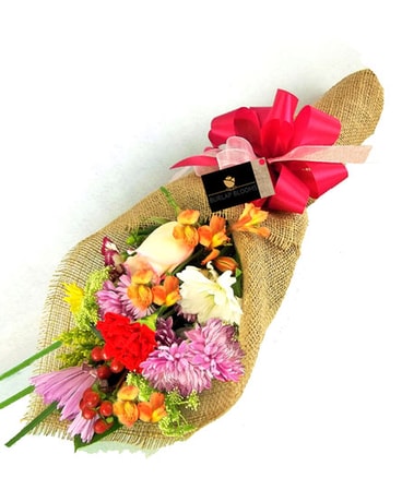 Burlap Blooms: Here Comes Summer
