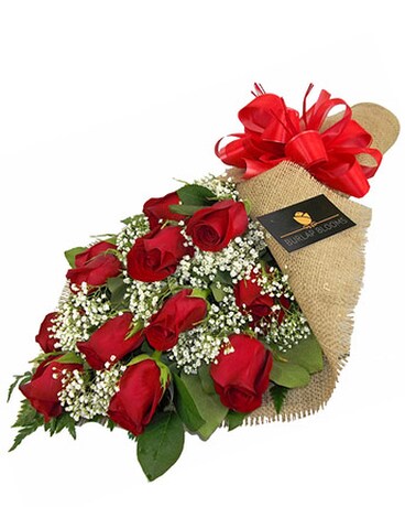 Burlap Blooms: Red Roses