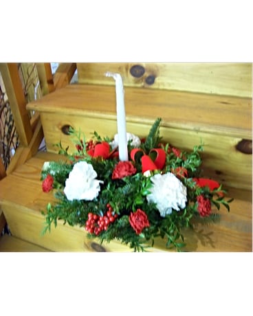 HOLIDAY CENTERPIECE