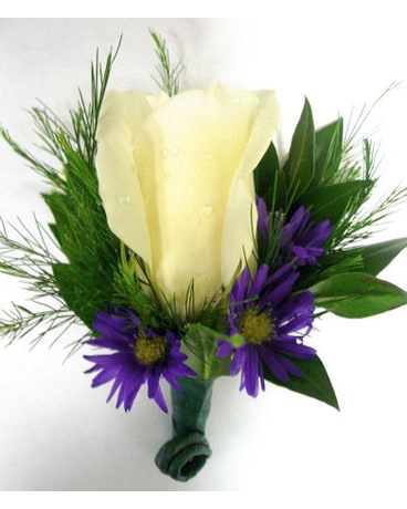 White Rose w/Purple Monte Bout.