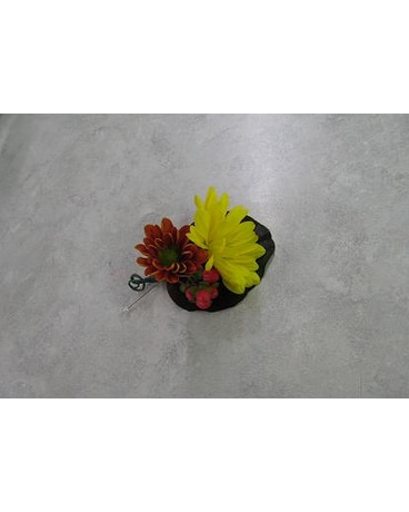 Fall Daisy Boutonniere