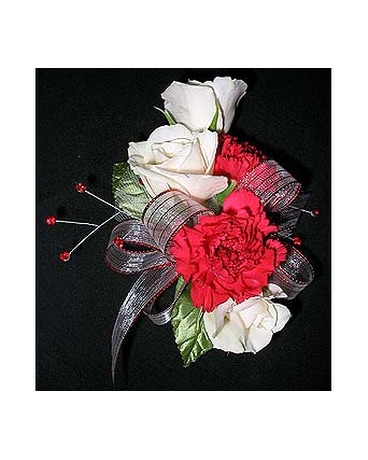 Sweetheart roses and miniature carnations