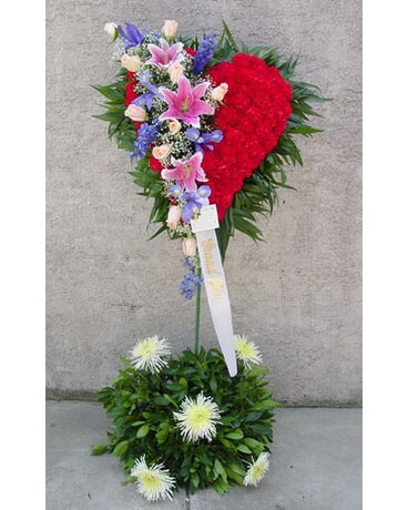 Carnation Standing Heart with Mixed Flower Break
