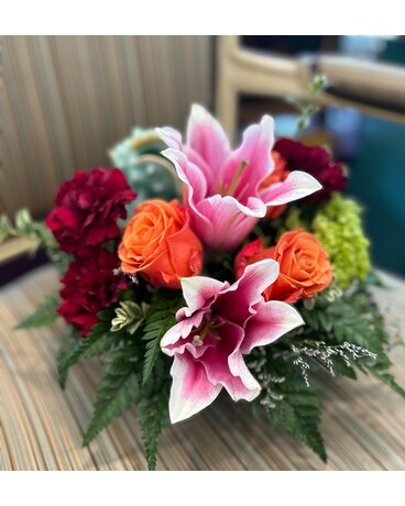 Sea Shell Fountain Flower Arrangement