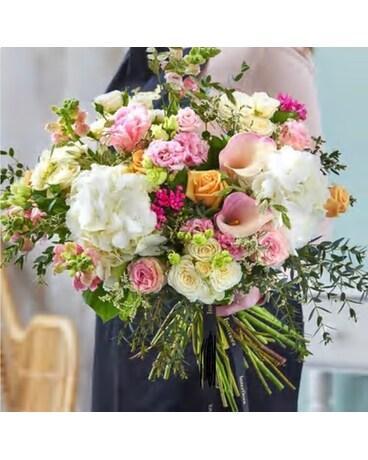 Radiant Roxanna Flower Arrangement