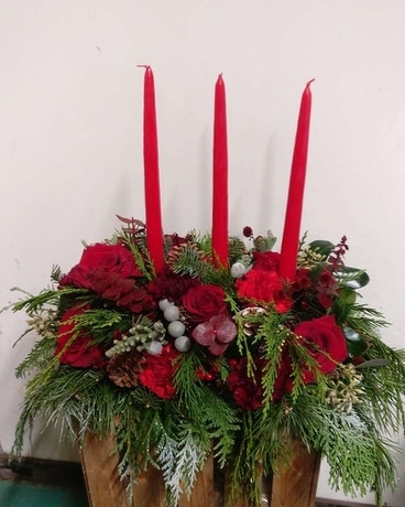 Traditional Centerpiece Flower Arrangement