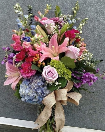 Beautiful Basket to Say Happy Birthday : Easley, SC Florist : Same Day  Flower Delivery for any occasion