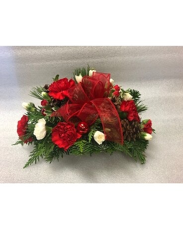 Traditional Center Piece Flower Arrangement