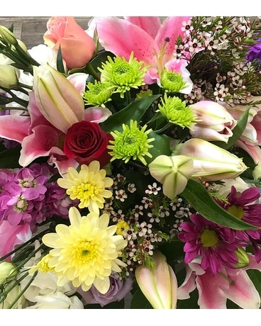 Desinger's Choice Cut Flower Flower Arrangement