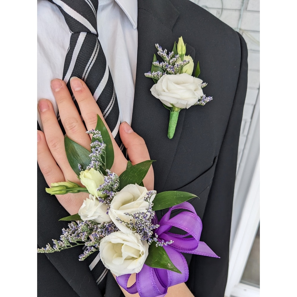 Live, Love, and Lisianthus in Belleville ON - Flowers By Dustin