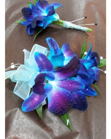 Blue/Purple Dendro Orchid Corsage / Boutonniere Corsage