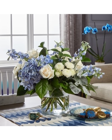 Clear Skies™ Bouquet Flower Arrangement