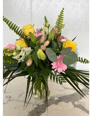 Soft And Pretty Flower Arrangement