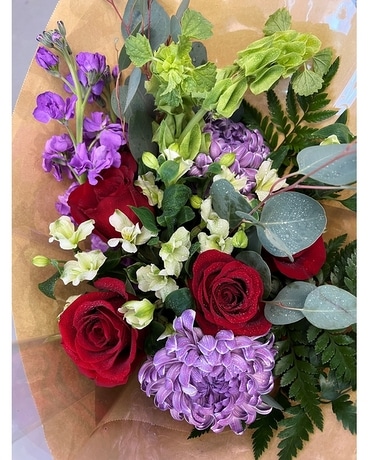Rosy Bouquet Flower Arrangement