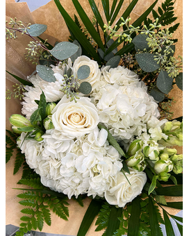 Hand Tie White Flower Arrangement