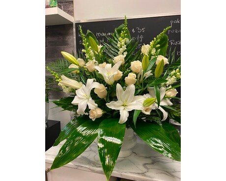 White Wonders Flower Arrangement