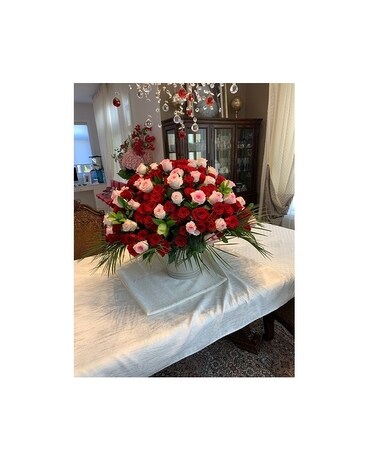 240  Roses Flower Arrangement
