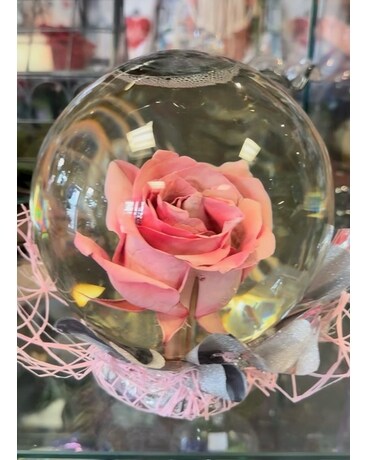Boule D'Eau de Luxe Flower Arrangement