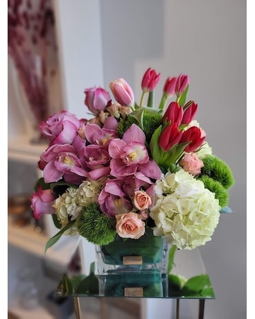 Roxy Flower Arrangement