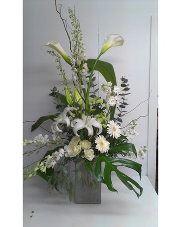 Moisan Fleuriste Sympathy Arrangement