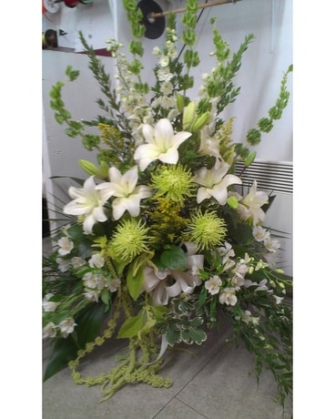 Moisan Fleuriste Sympathy Arrangement