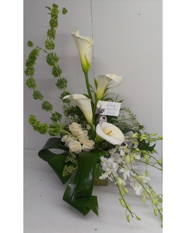 Moisan Fleuriste Flower Arrangement