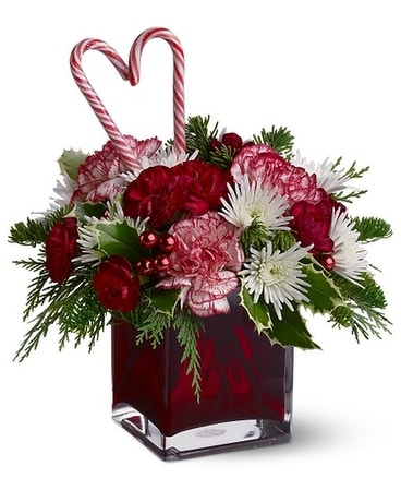 HOLIDAY SWEETHEART Flower Arrangement