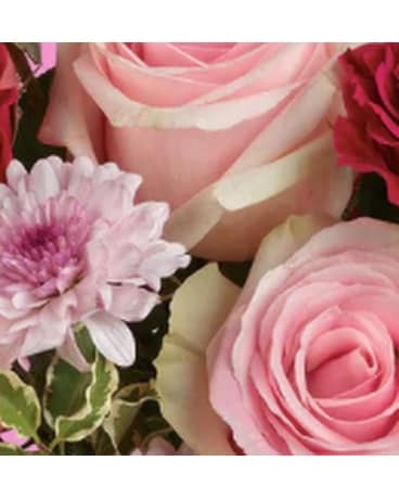 DESIGNER'S CHOICE PERFECT PINKS Flower Arrangement