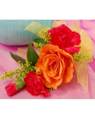 Beautiful And Bright Flower Arrangement