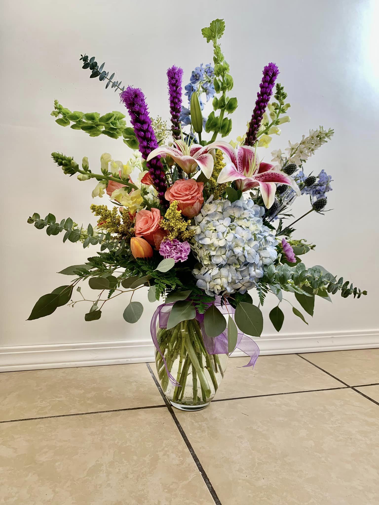 Deluxe Spring Mix Flower Arrangement