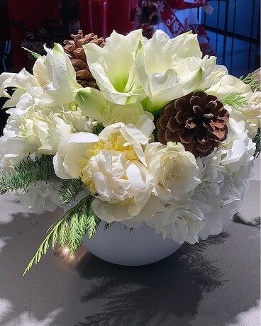 Prosecco Holiday - Deluxe Flower Arrangement