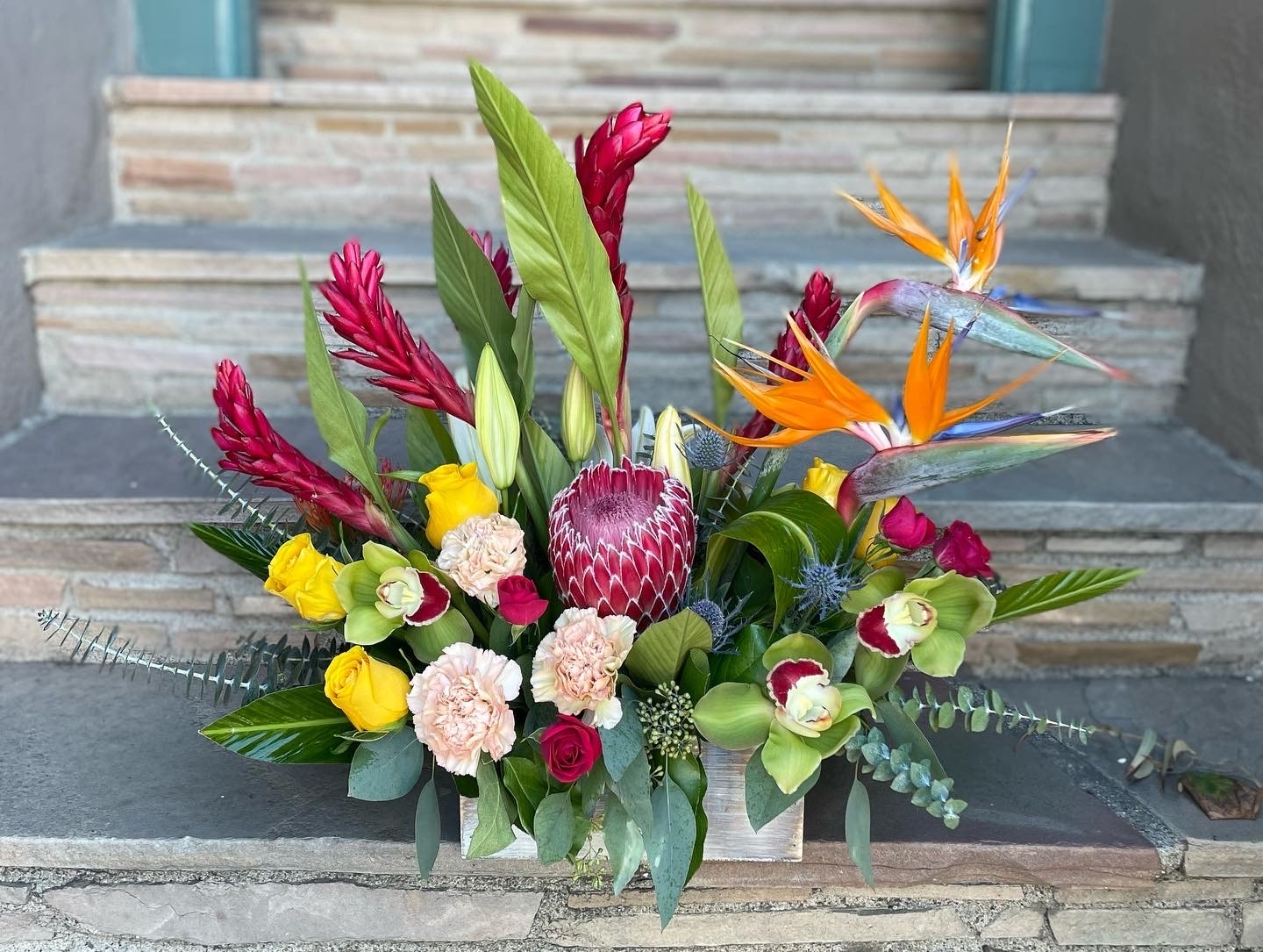 Flower Delivery to Laguna Beach by Joyce's Florist